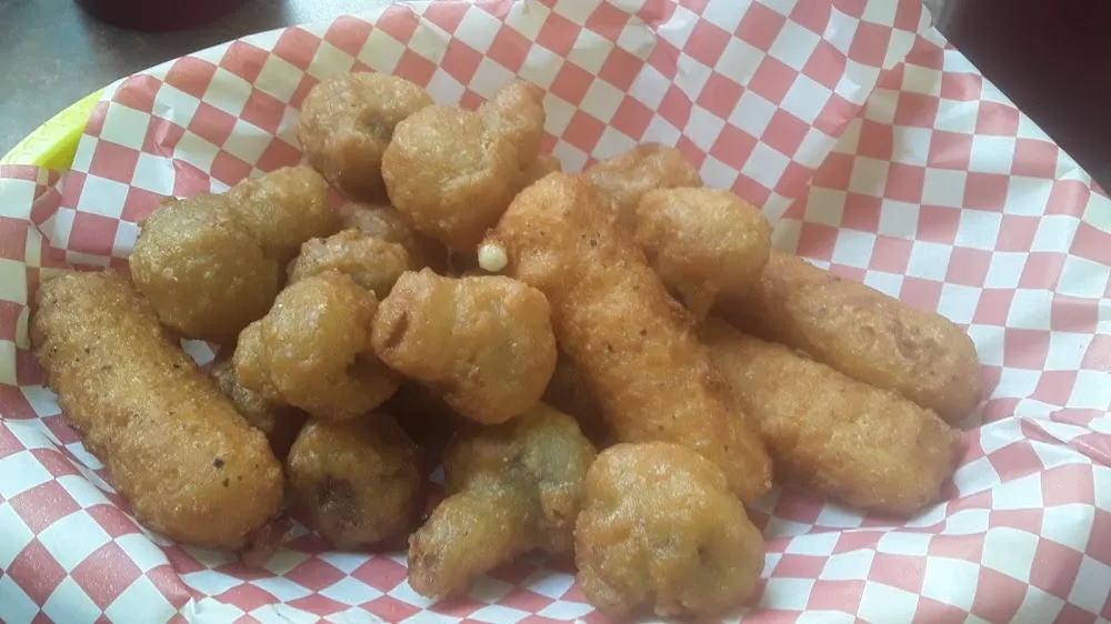 Fried Mushrooms & Mozzarella Sticks