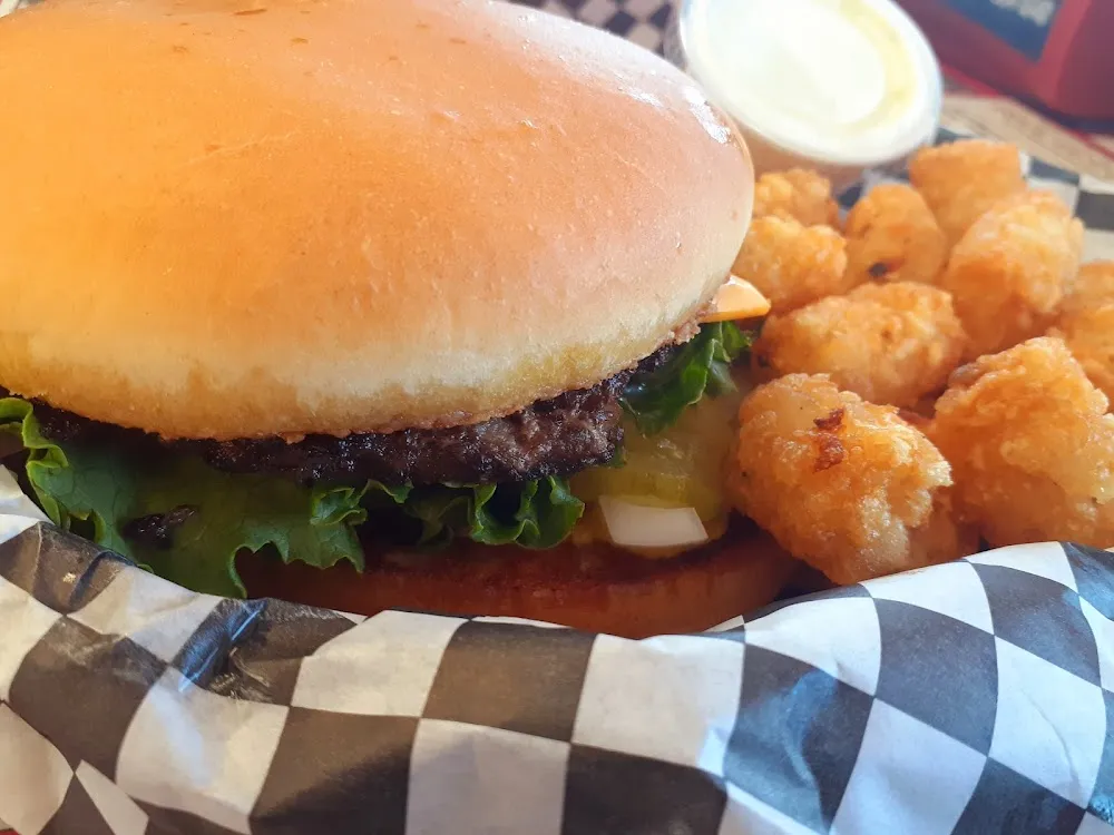 Jumbo Cheeseburger Basket with Tots